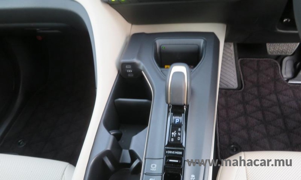 2023 Toyota Crown photo 7