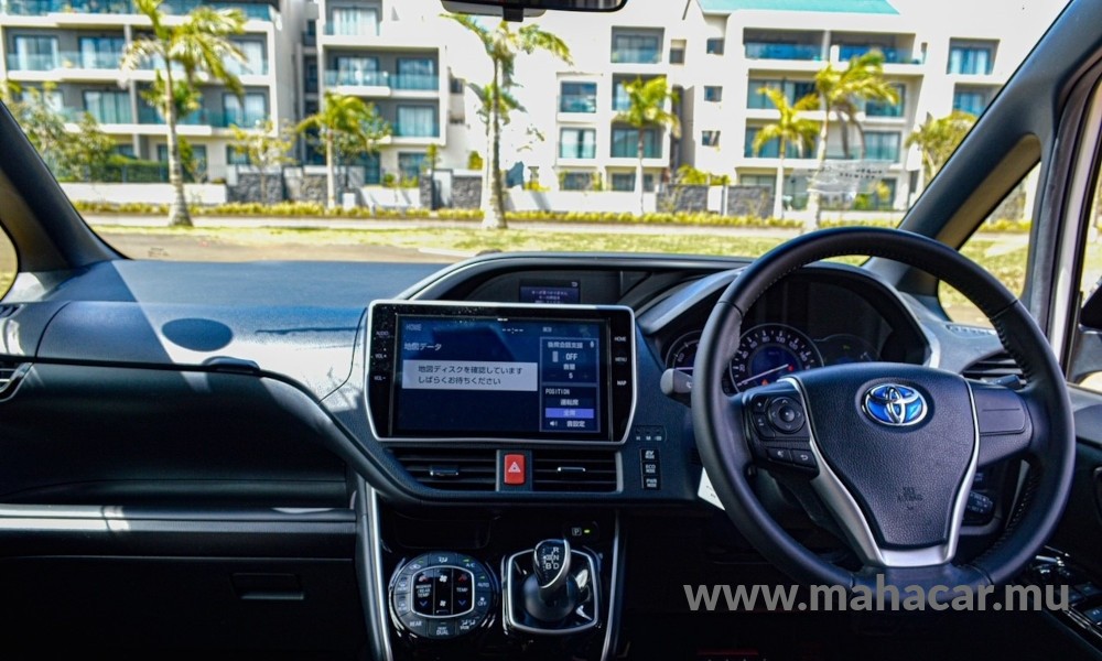 2019 Toyota VOXY photo 5