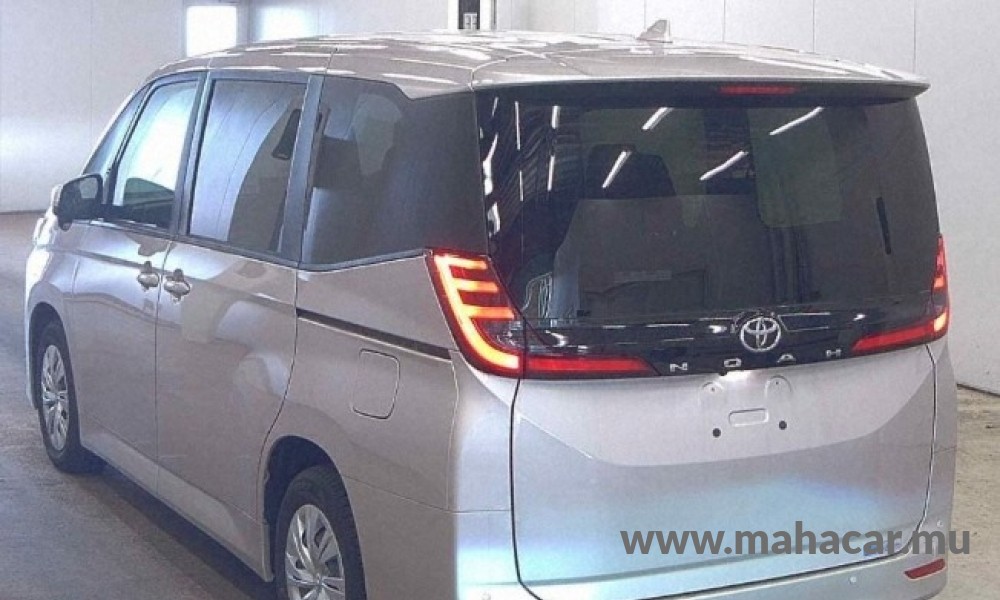 2023 Toyota Noah photo 2