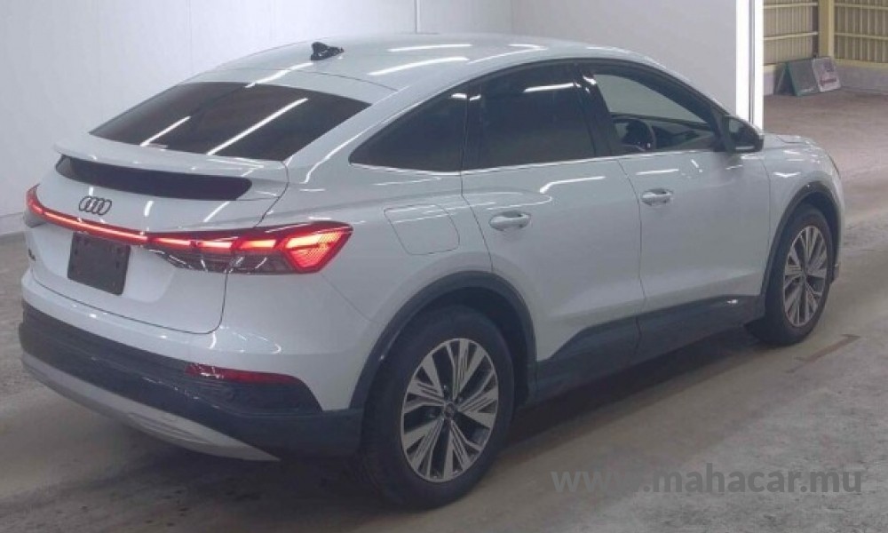 2023 AUDI Q4 photo 4