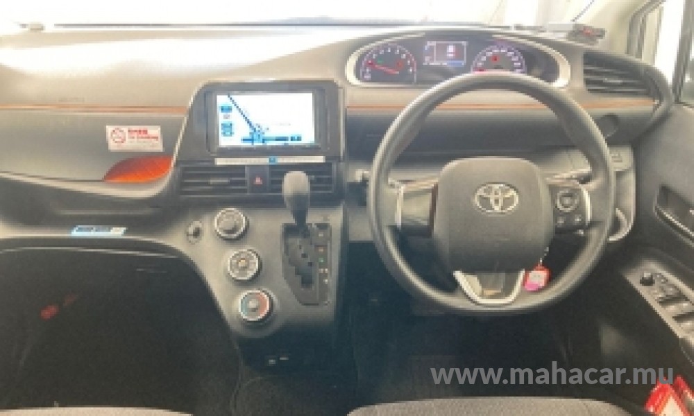 2022 Toyota Sienta photo 4