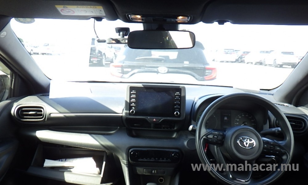 2021 Toyota Yaris photo 5