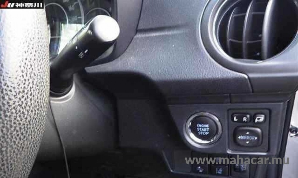 2021 Toyota Corolla Axio photo 7