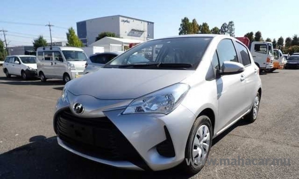 2019 Toyota Vitz, Silver