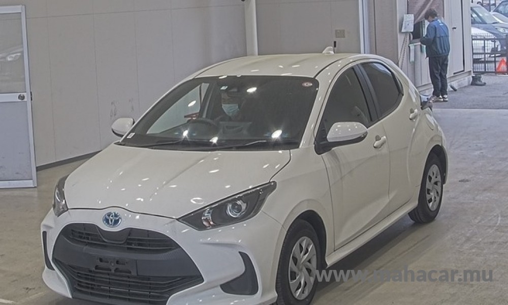 2021 Toyota Yaris, White