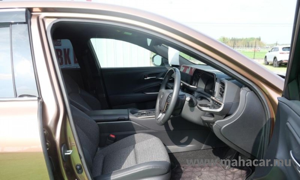 2023 Toyota Crown photo 8