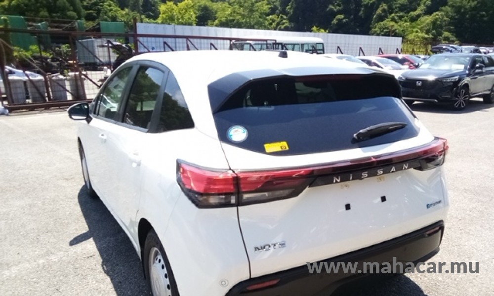 2023 Nissan NOTE E-POWER photo 2