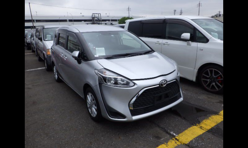 2019 Toyota Sienta photo 7