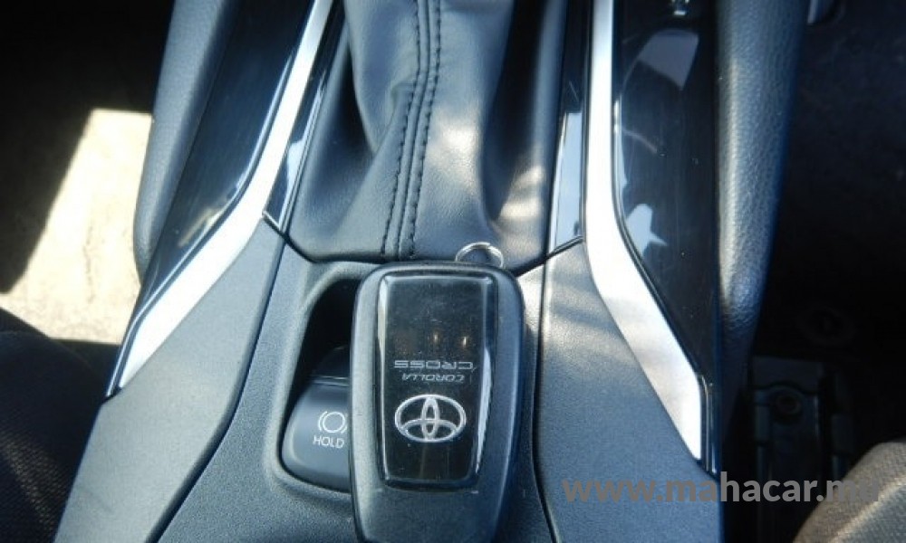 2023 Toyota COROLLA CROSS photo 13