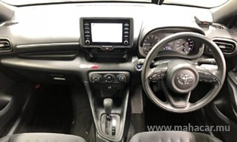 2021 Toyota Yaris photo 3