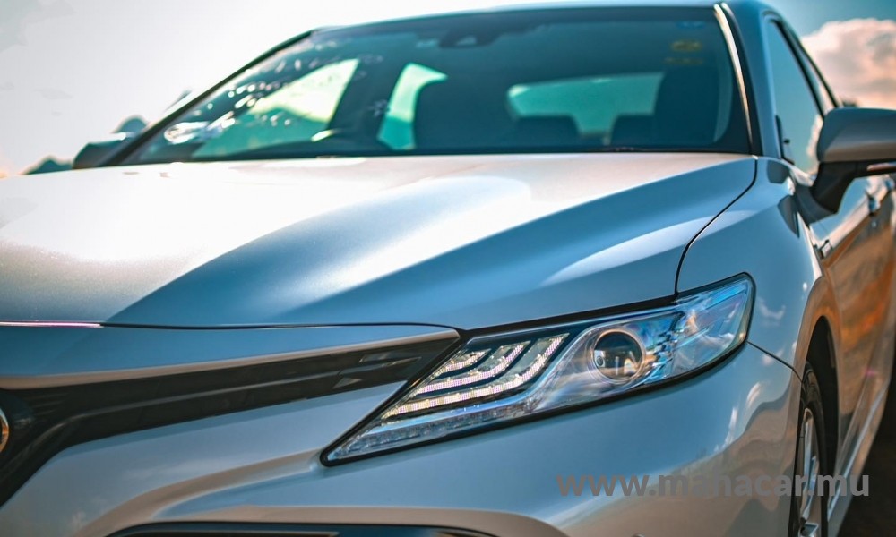 2020 Toyota Camry photo 2