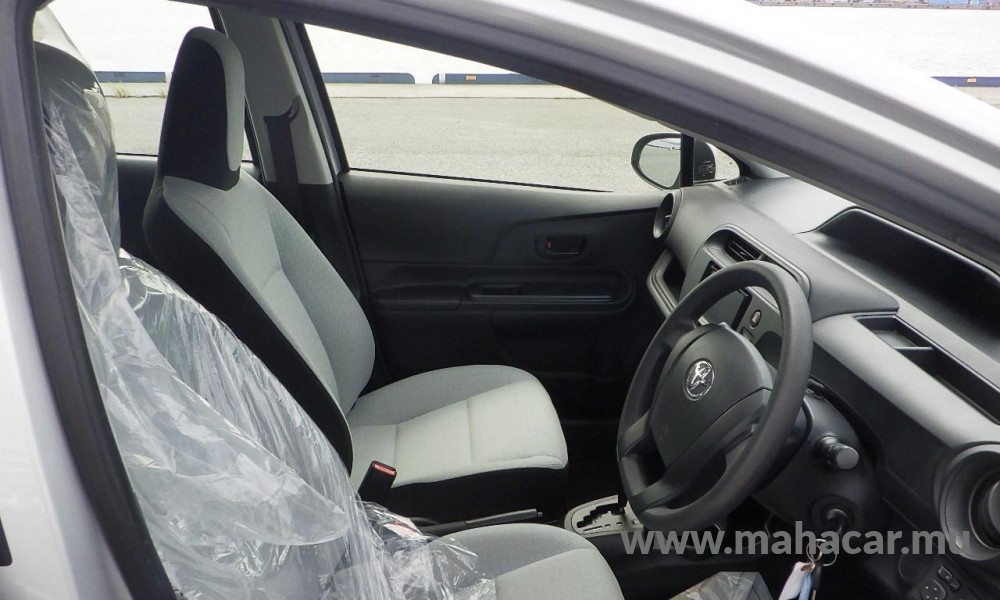 2019 Toyota AQUA photo 6