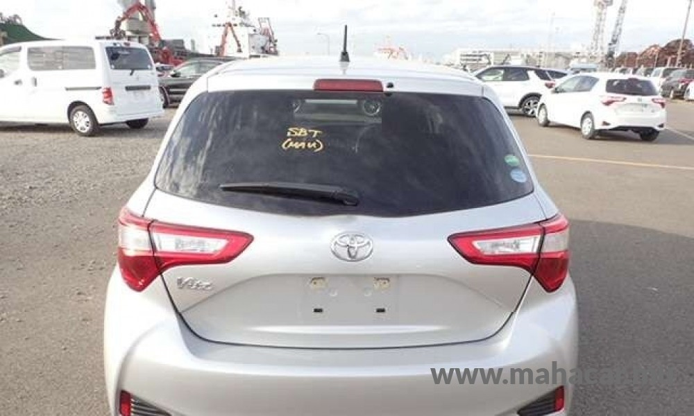 2019 Toyota Vitz photo 5