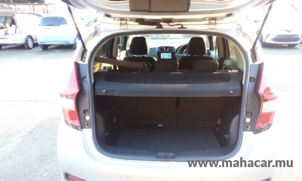 2020 Nissan NOTE E-POWER photo 9