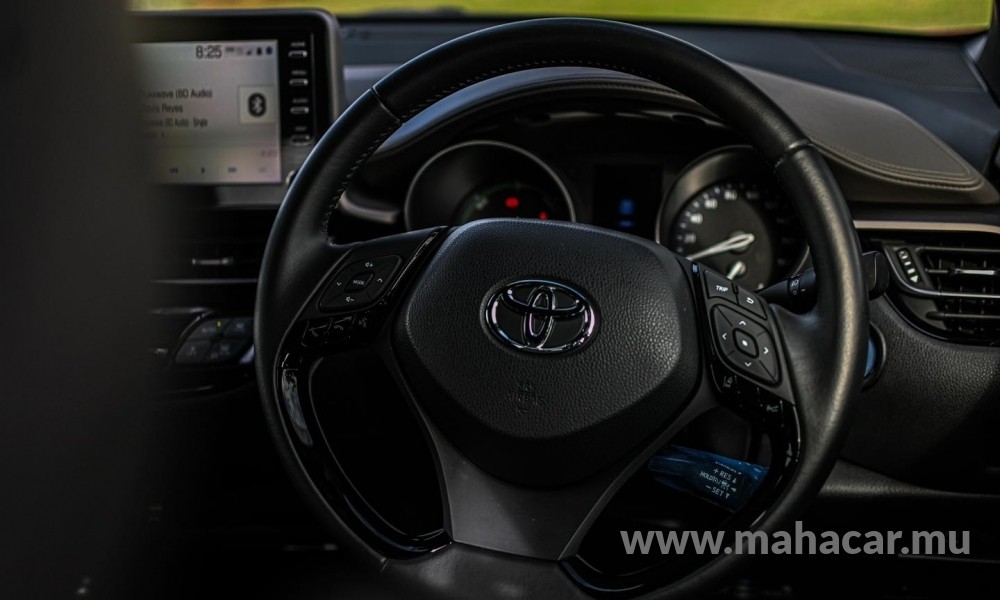 2020 Toyota CHR HYBRID photo 7