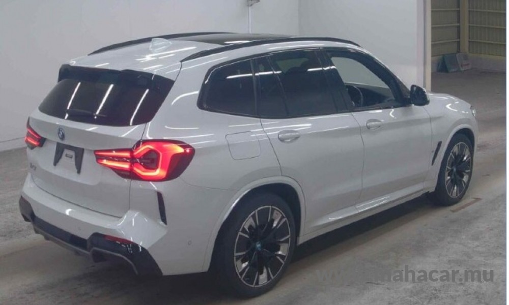 2024 BMW iX3 photo 4