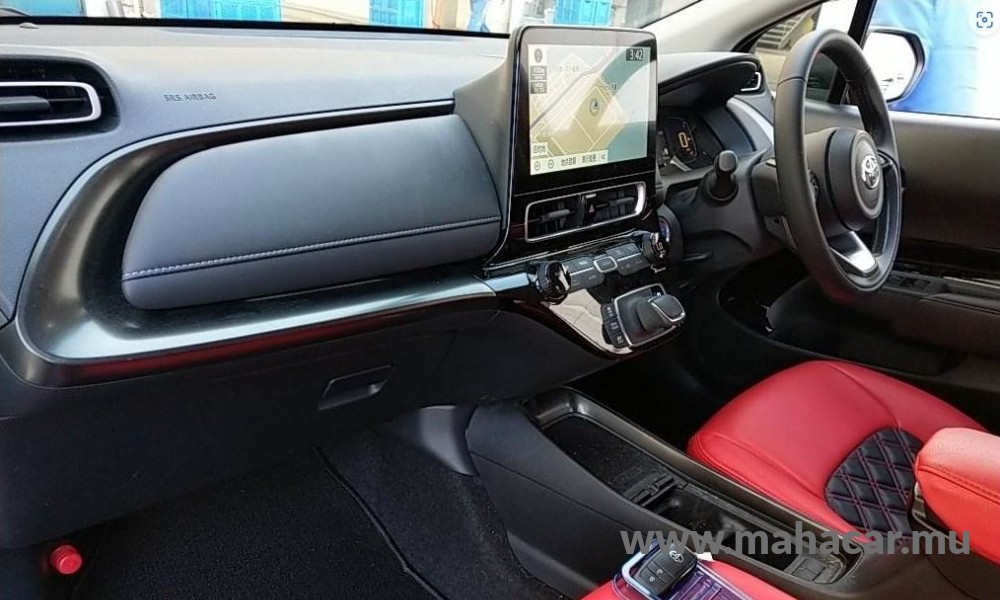 2022 Toyota AQUA photo 2