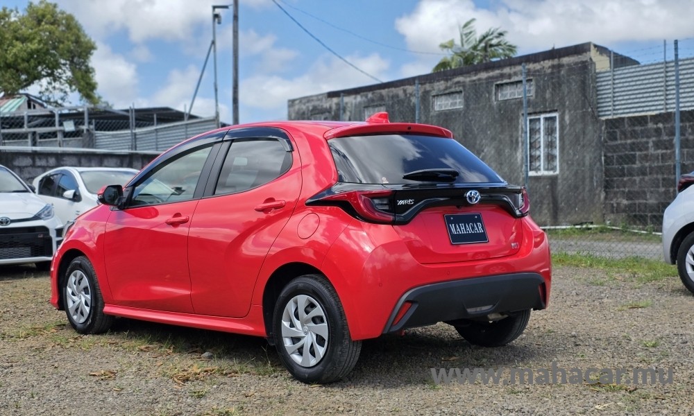 2022 Toyota Yaris Hybrid photo 9