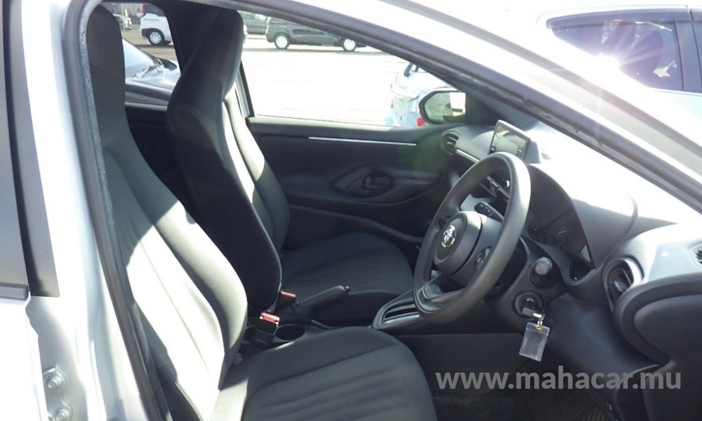 2022 Toyota Yaris Hybrid photo 7