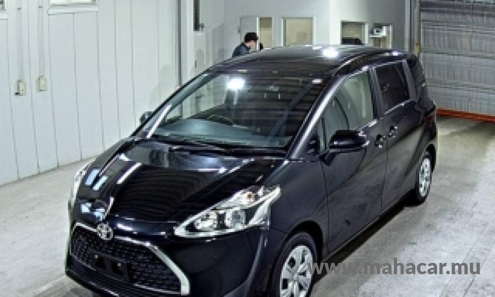 2022 Toyota Sienta, Black