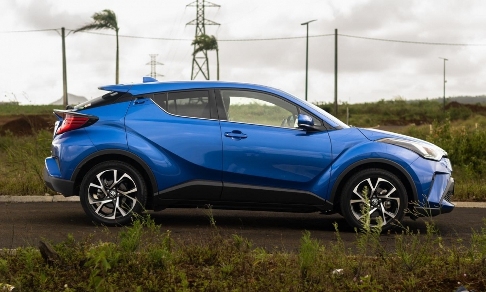 2020 Toyota CHR HYBRID photo 4
