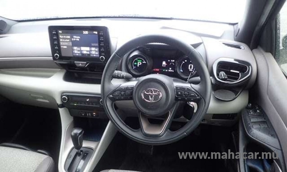 2022 Toyota Yaris Hybrid photo 9