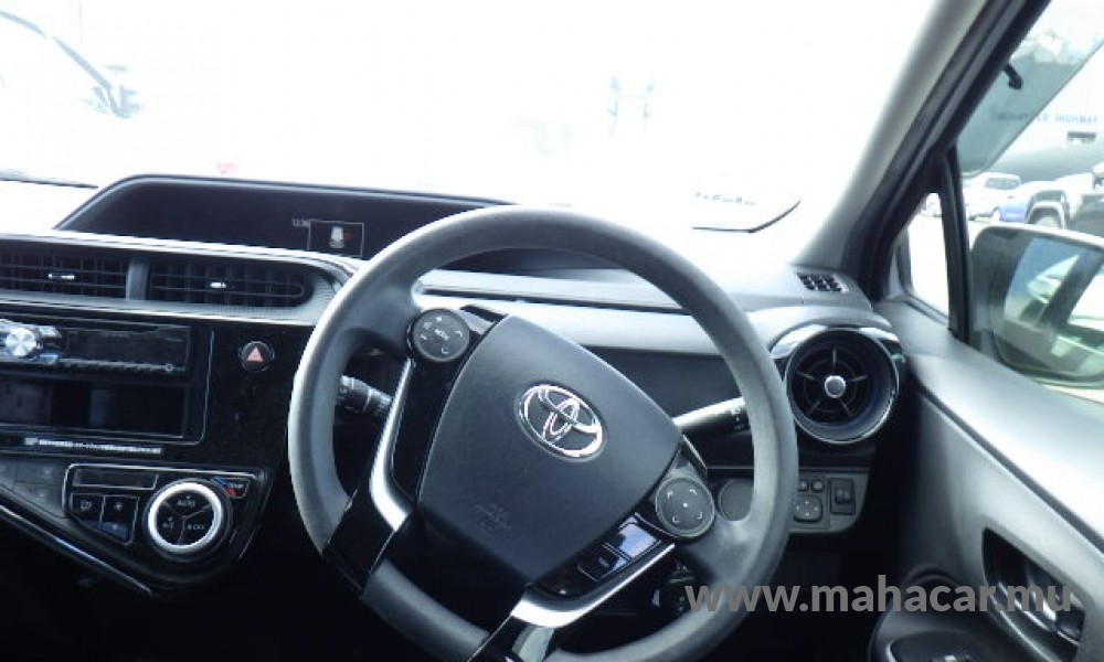 2019 Toyota AQUA photo 10