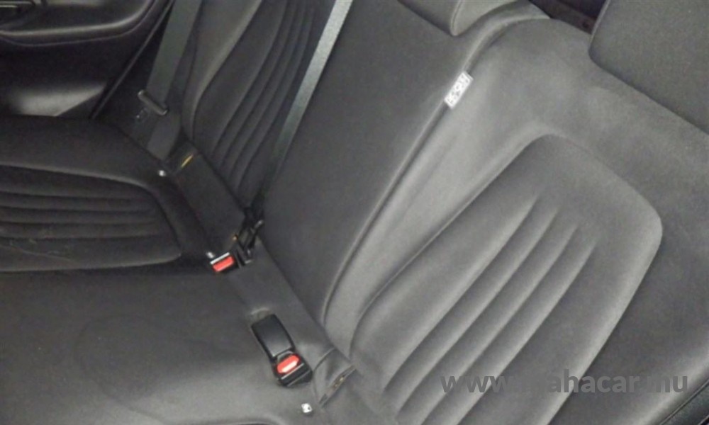 2021 Toyota Yaris Hybrid photo 4