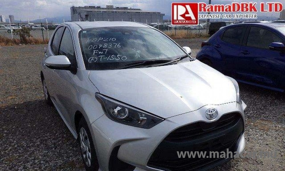 2021 Toyota Yaris photo 2