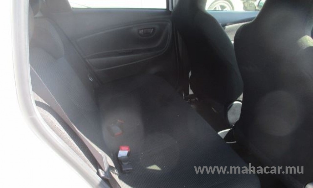 2020 Toyota VITZ HYBRID F photo 3
