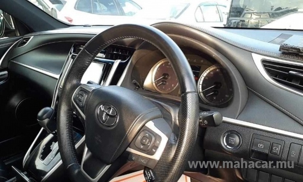 2020 Toyota Harrier photo 7