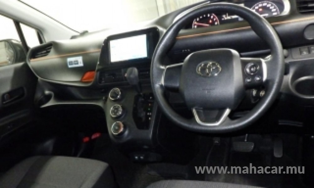 2022 Toyota Sienta photo 4