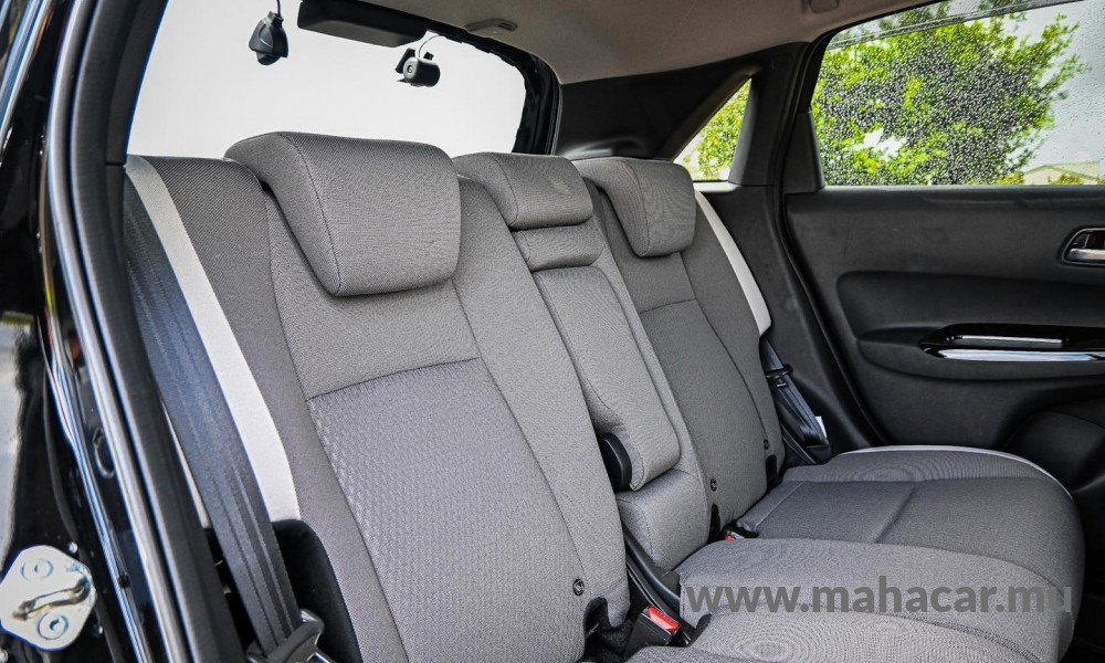 2020 Honda FIT HYBRID photo 4