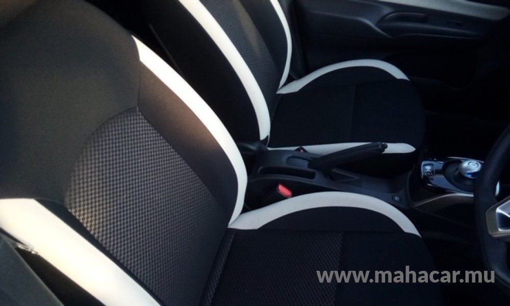 2020 Nissan NOTE E-POWER photo 12