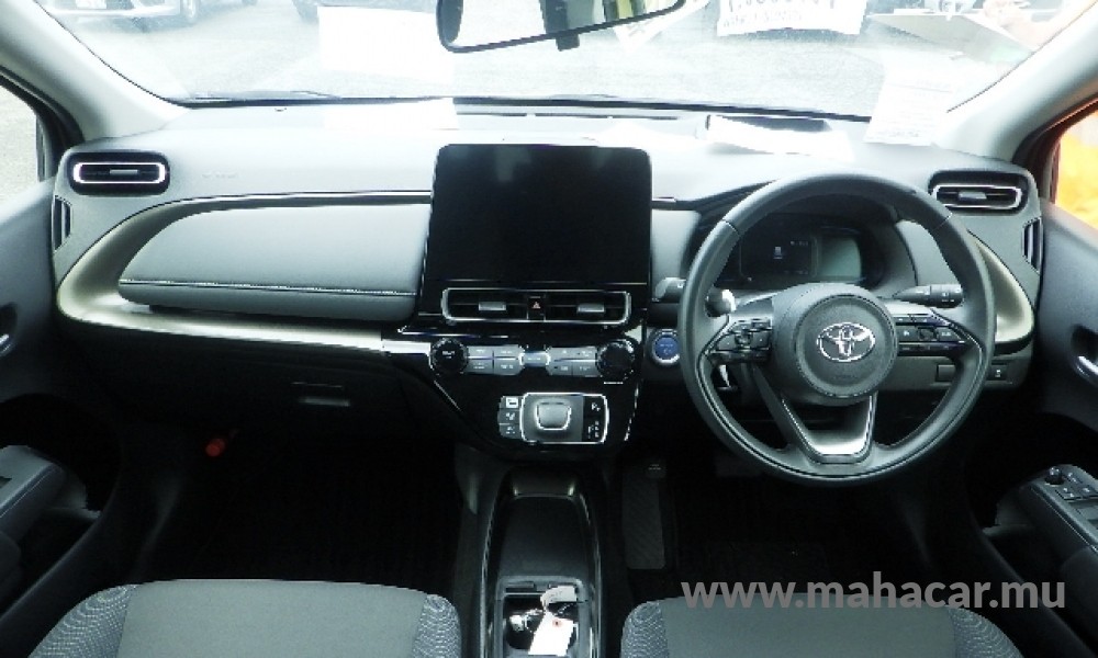 2021 Toyota AQUA photo 2
