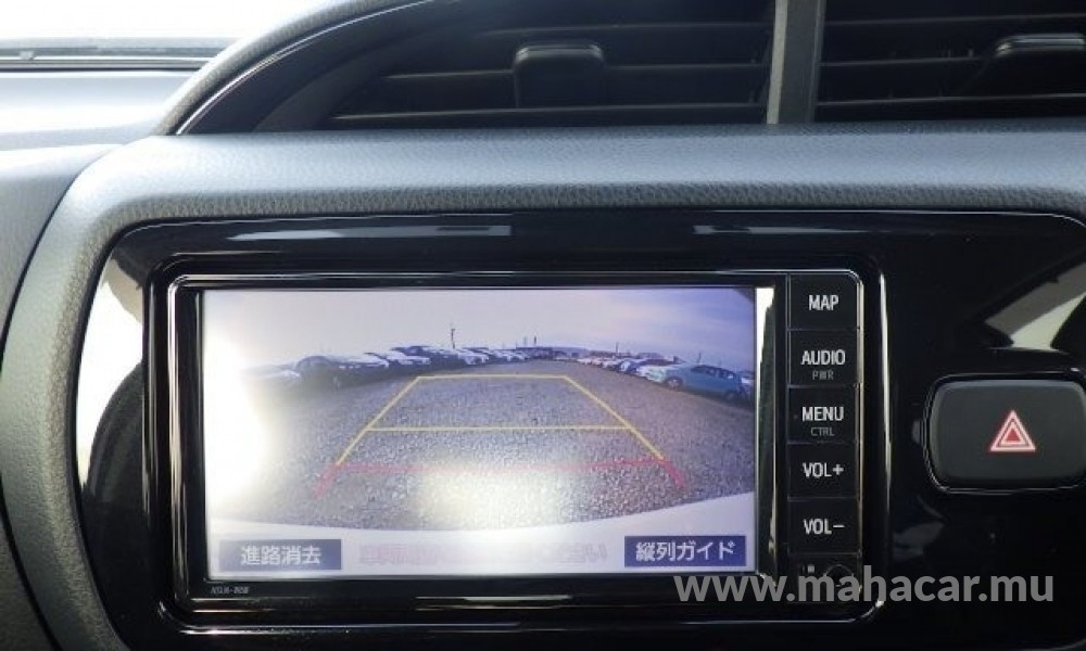 2019 Toyota Vitz photo 8