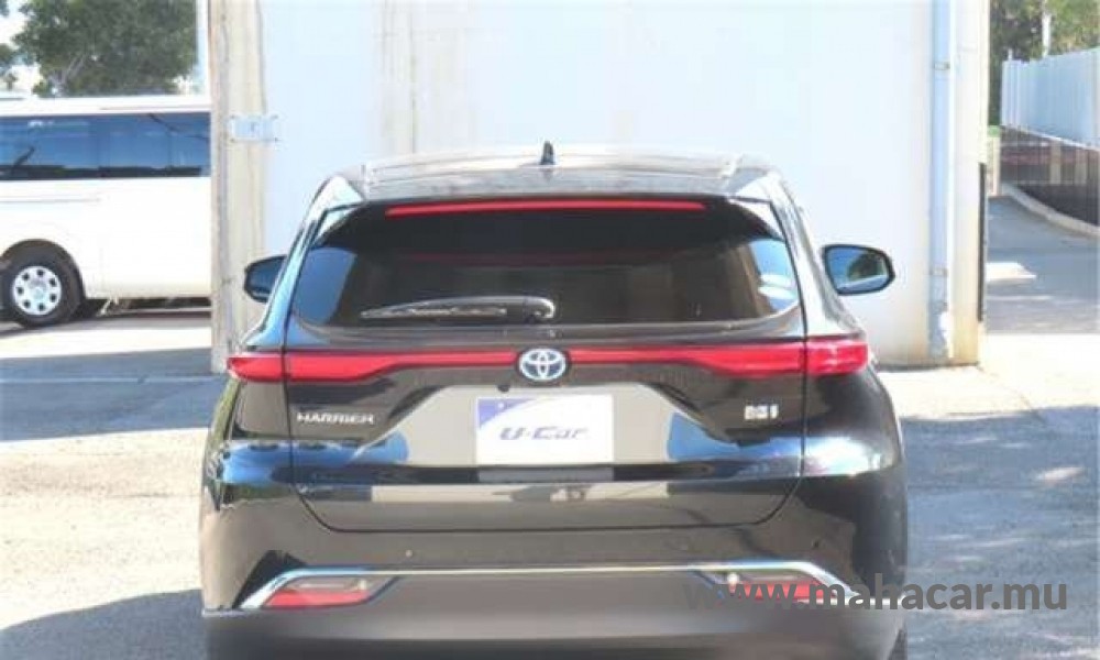 2021 Toyota Harrier photo 2