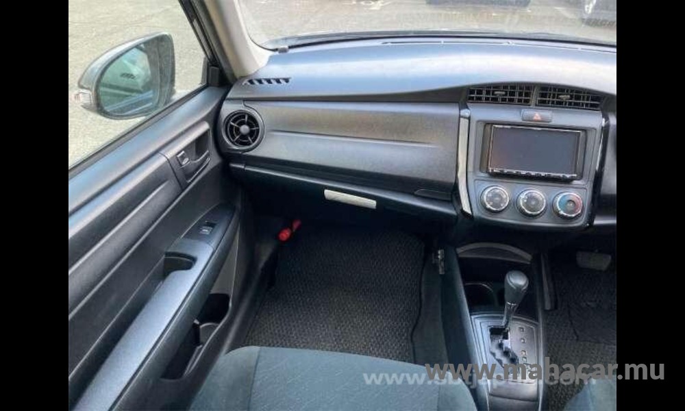 2018 Toyota Corolla Axio photo 4