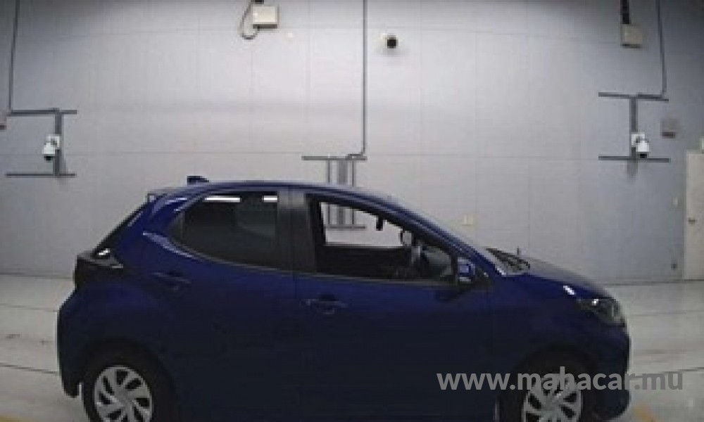 2021 Toyota Yaris Hybrid photo 3