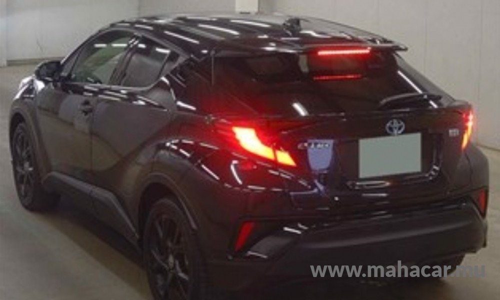 2021 Toyota CHR HYBRID photo 2