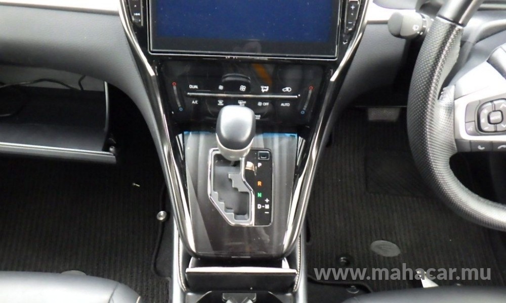 2020 Toyota Harrier photo 12