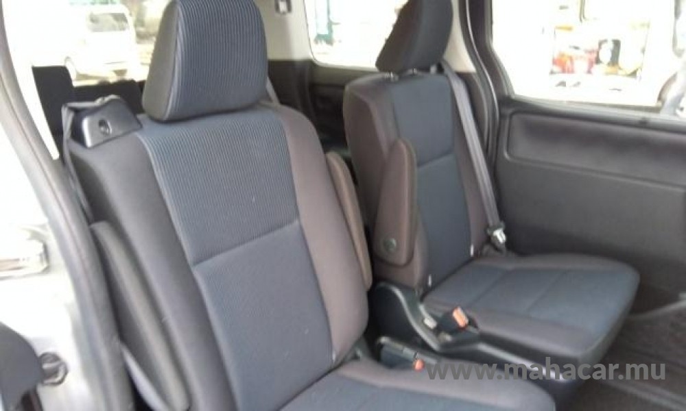 2020 Toyota Noah photo 10