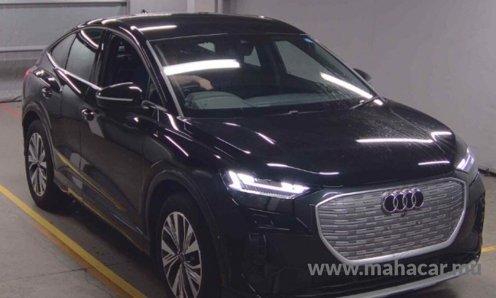 2024 AUDI Q4 photo 2