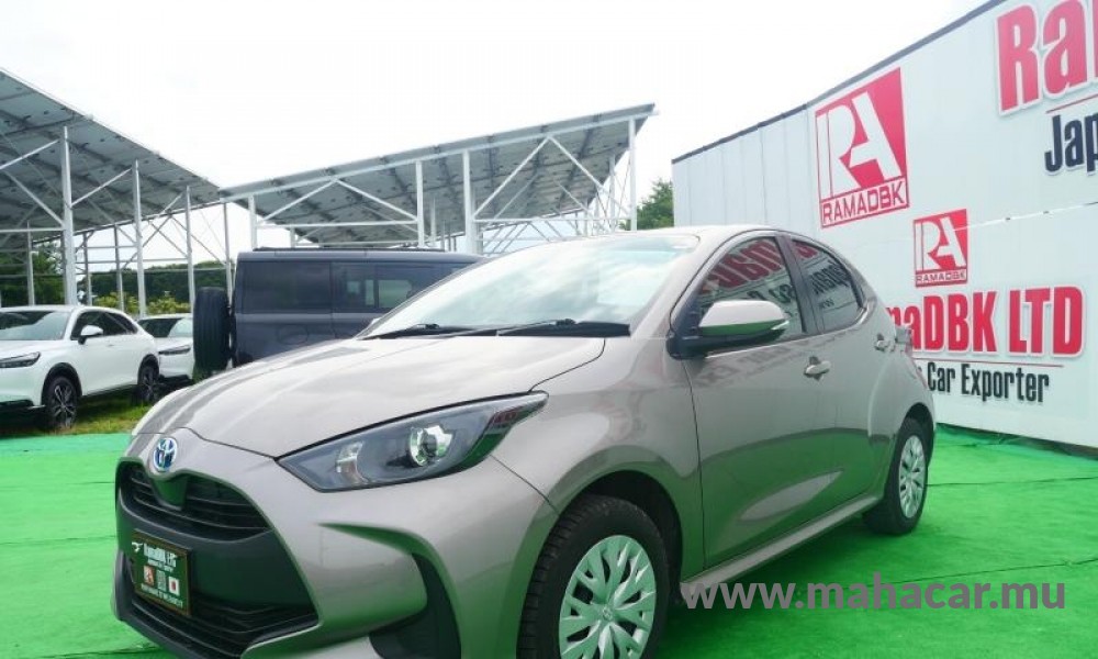 2023 Toyota Yaris Hybrid photo 1