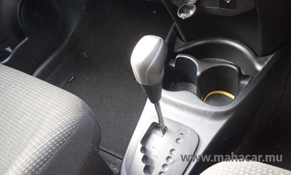 2019 Toyota VITZ HYBRID F photo 16