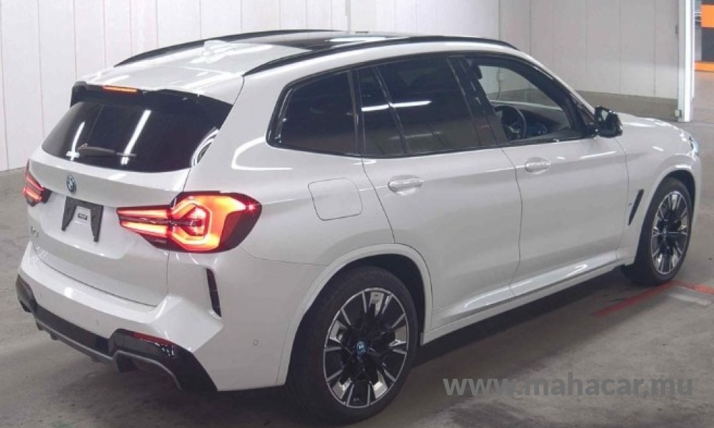 2022 BMW iX3 photo 5