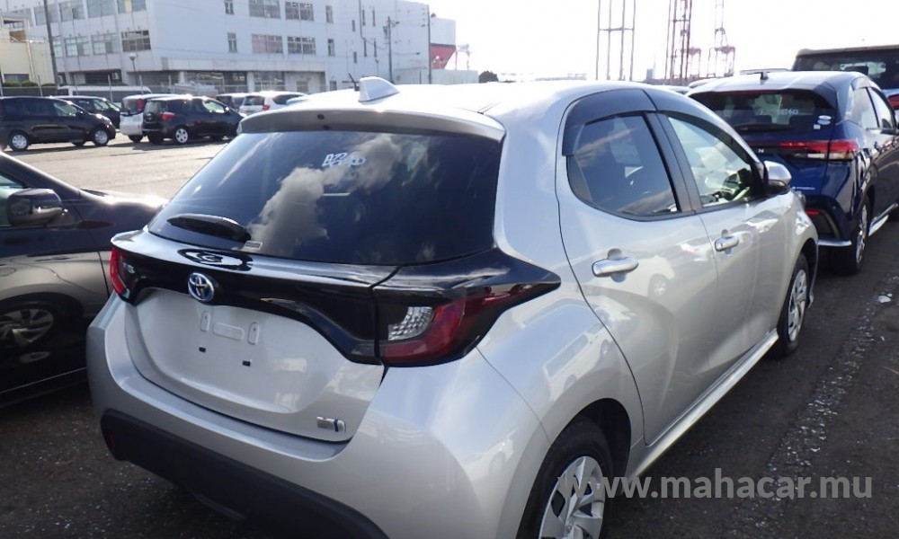2022 Toyota Yaris Hybrid photo 5