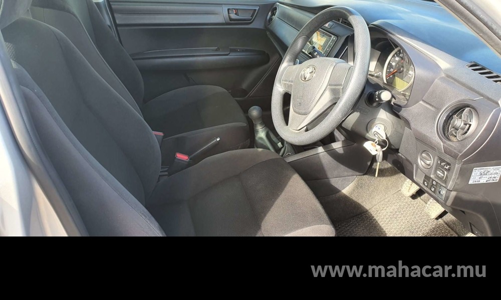 2018 Toyota Corolla Axio photo 4