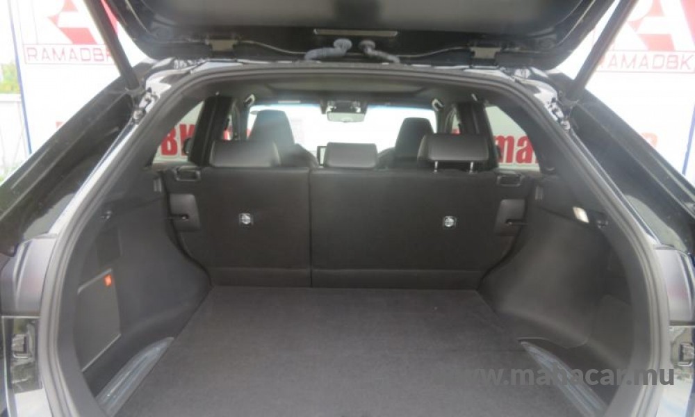 2023 Toyota Harrier photo 12