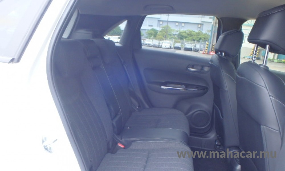 2020 Honda FIT HYBRID photo 4